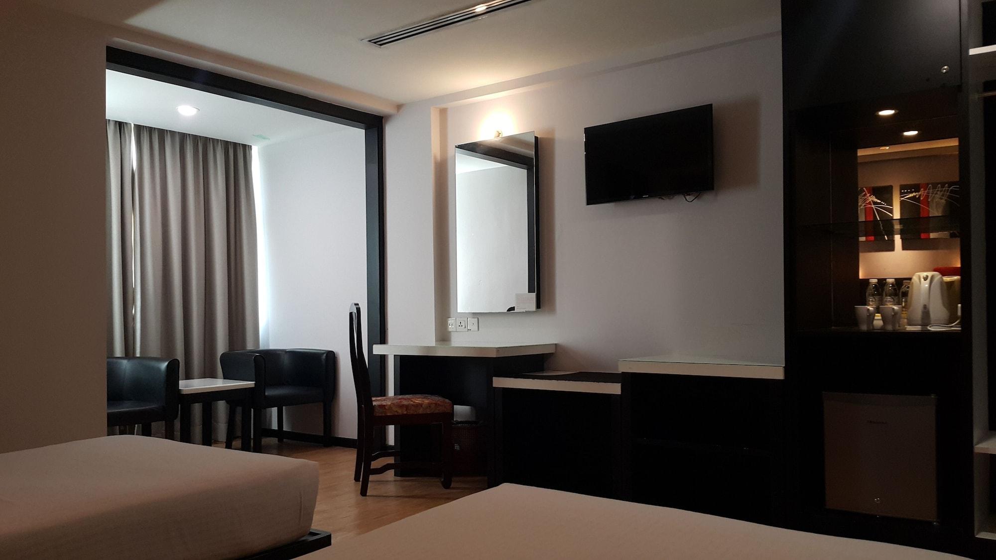 Hotel Red Rock Penang 3*
