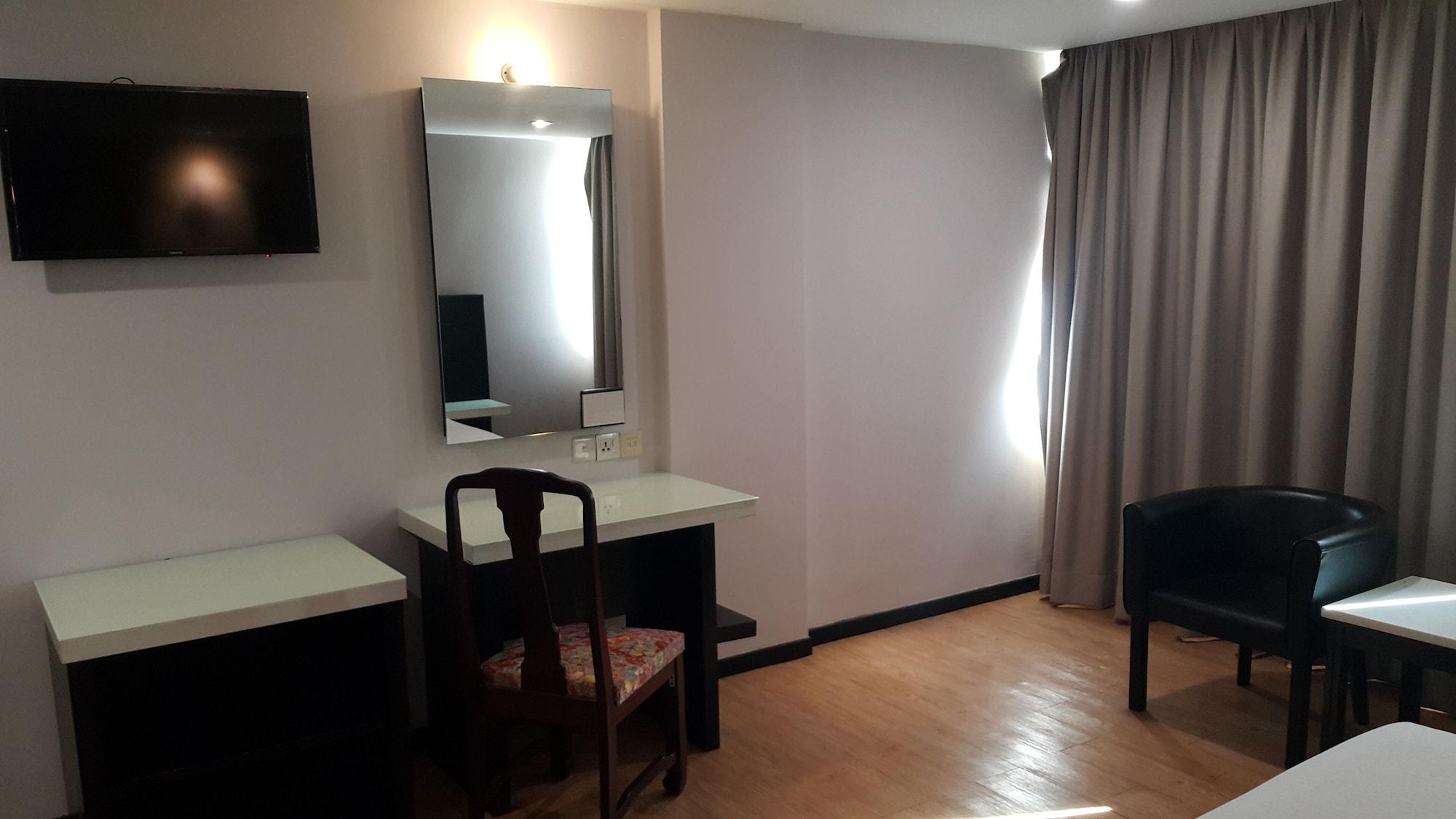 Hotel Red Rock Penang 3*